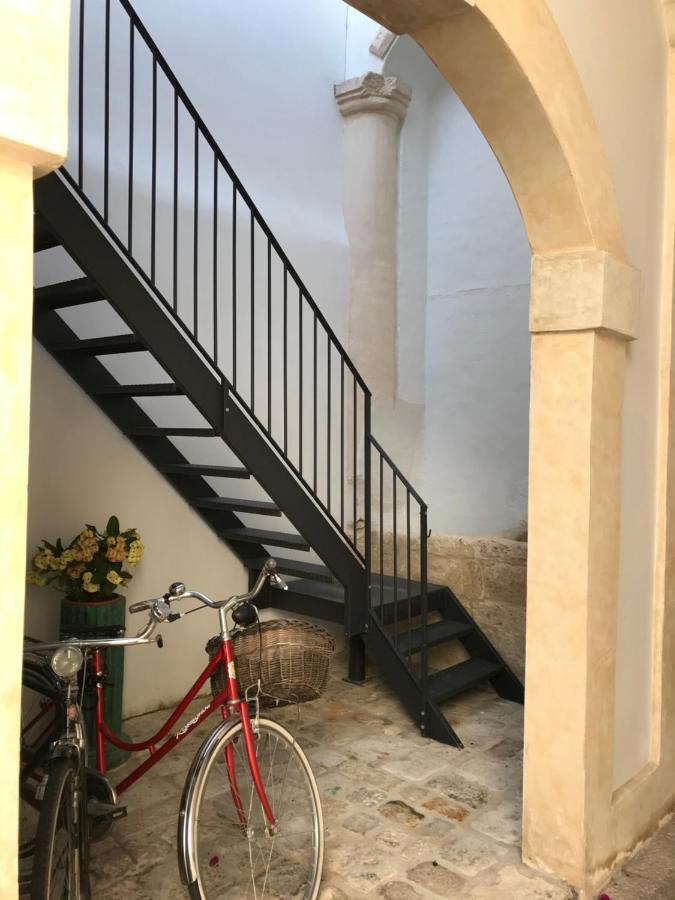ナルド Palazzo Cariddi Bed & Breakfast エクステリア 写真