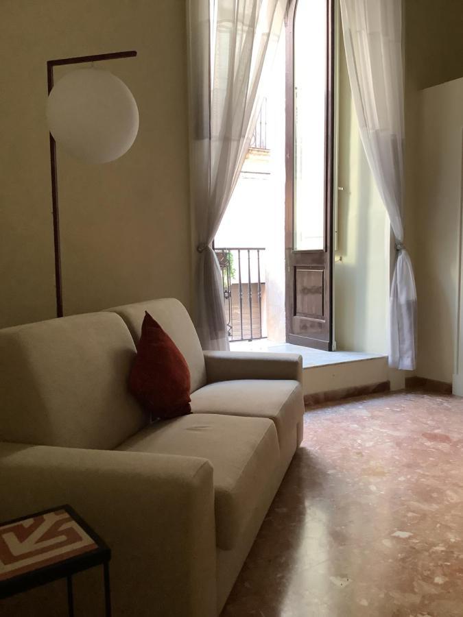 ナルド Palazzo Cariddi Bed & Breakfast エクステリア 写真