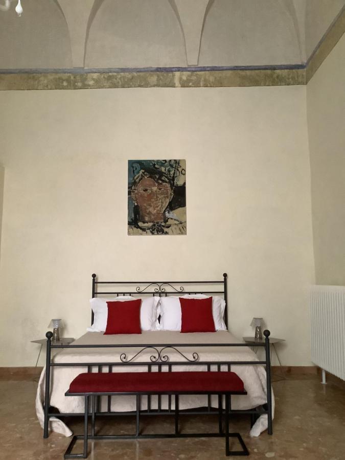 ナルド Palazzo Cariddi Bed & Breakfast エクステリア 写真