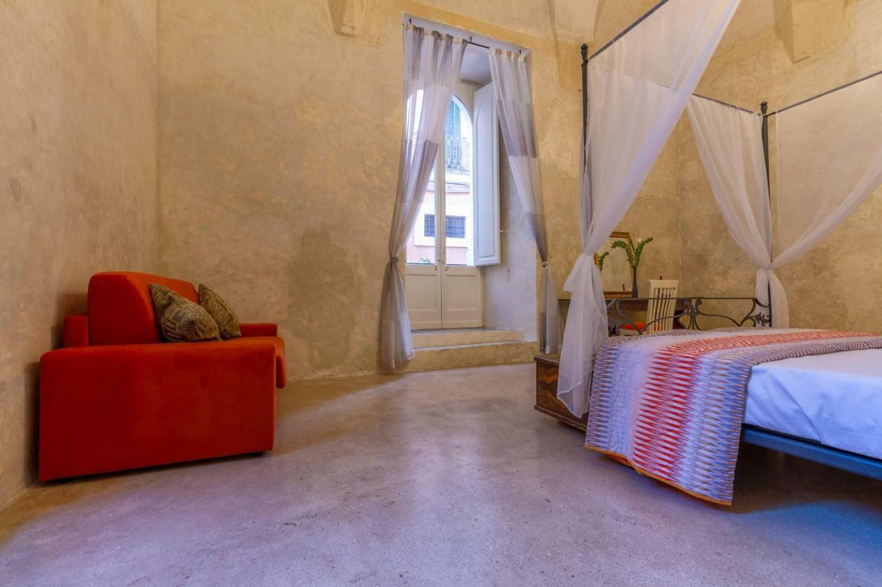 ナルド Palazzo Cariddi Bed & Breakfast エクステリア 写真