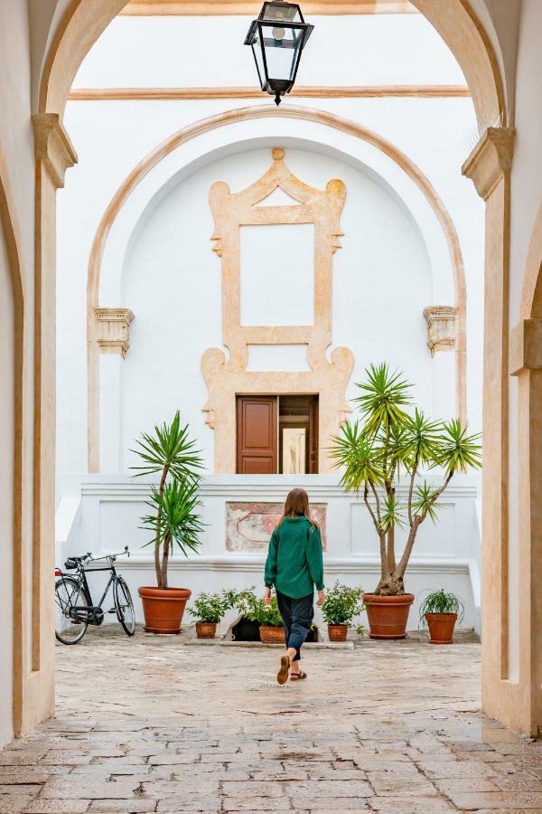ナルド Palazzo Cariddi Bed & Breakfast エクステリア 写真