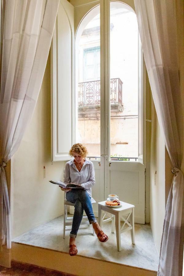 ナルド Palazzo Cariddi Bed & Breakfast エクステリア 写真